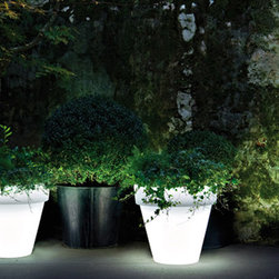 Vas Outdoor Illuminated Planters with Light - Outdoor Lighting