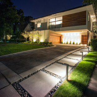 Diseño de jardín moderno, en verano, en patio delantero, con exposición total al sol