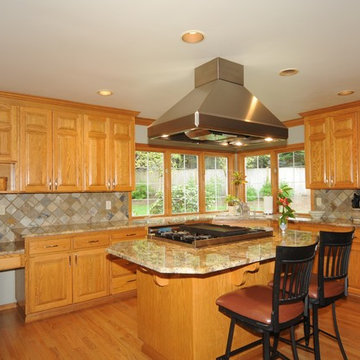Redmond - Fabulous Buchan Home  On Quiet Cul-De-Sac