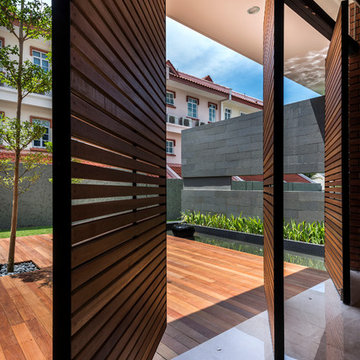 Modern Deck