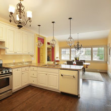 Pendant lighting over peninsula/island