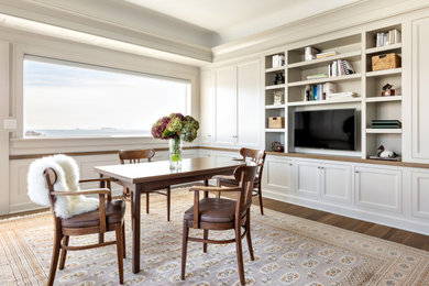 Dining room - dining room idea in New York