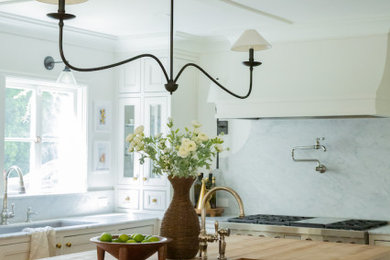 Kitchen photo in San Diego