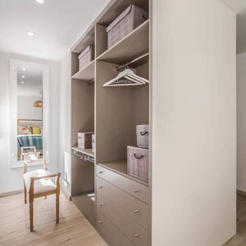 Walk-in Wardrobe