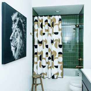 Bäder mit grünen Fliesen und eingebautem Waschtisch Ideen, Design