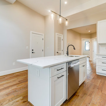 904 Quincy St NE #4