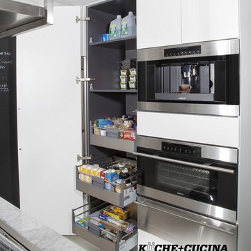Restaurant Style Clean & Modern Kitchen