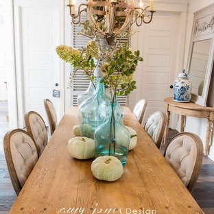 リトルロックの中サイズのカントリー風 LDKの画像 (白い壁、無垢フローリング)