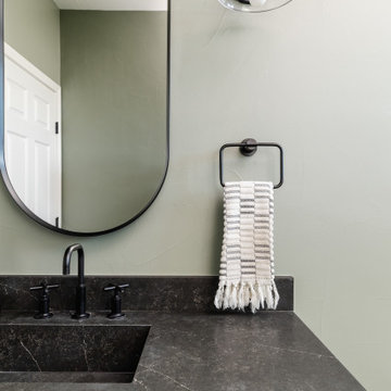 The Noir Retreat | Upstairs Bathroom
