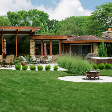Mid-Century Modern Backyard -  Bayside, WI