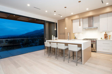 Trendy home design photo in Vancouver