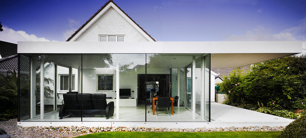 Современный Фасад дома by Ronan Rose Roberts Architects