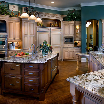Traditional Two Toned Kitchen