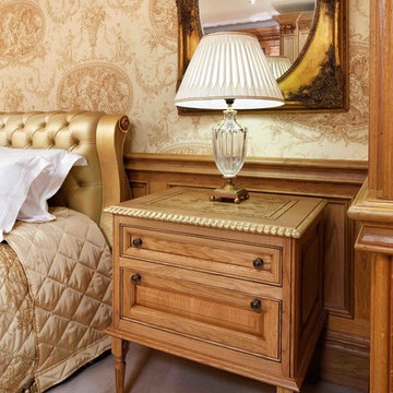 Ornamental Bedroom in honey oak