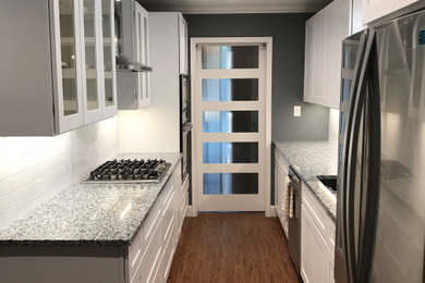 Example of a transitional kitchen design