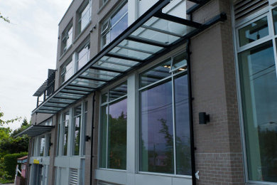 Home design - traditional home design idea in Vancouver
