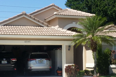 Example of an exterior home design in Miami