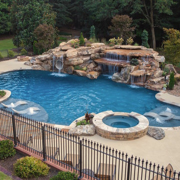 Luxury Pools & Spas