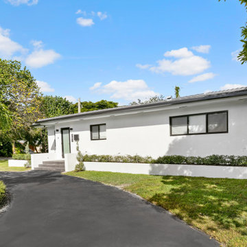 3691 N Prospect