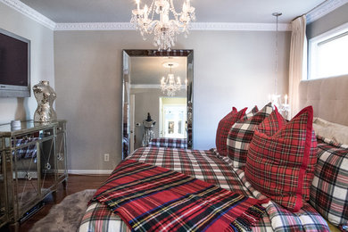 Bedroom - traditional bedroom idea in DC Metro