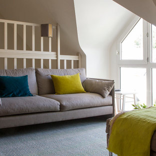 Example of a trendy home theater design in Rennes