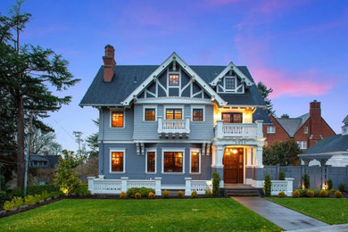 Arts and crafts home design photo in Portland