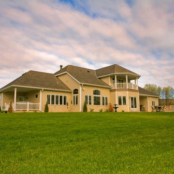 Ideal Executive Home in Golf Course Setting