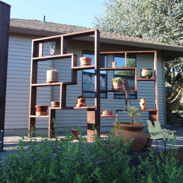 Steel wall and daring displays