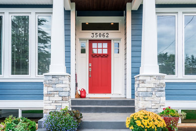 Example of a classic home design design in Vancouver