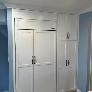 Showplace EVO Pendleton Kitchen in Simpli White- Perimeter, Hale Navy- Island