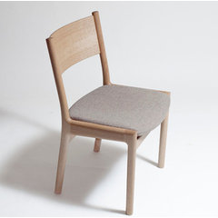 DISCREET CHAIR