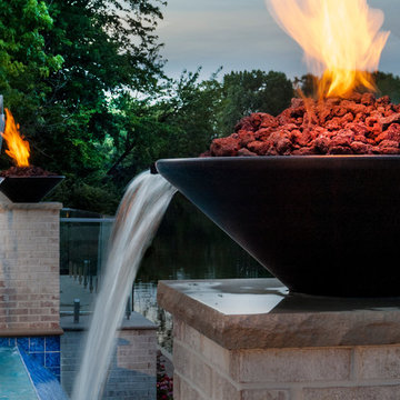 Morris, IL Infinity Edge Swimming Pool and Hot Tub