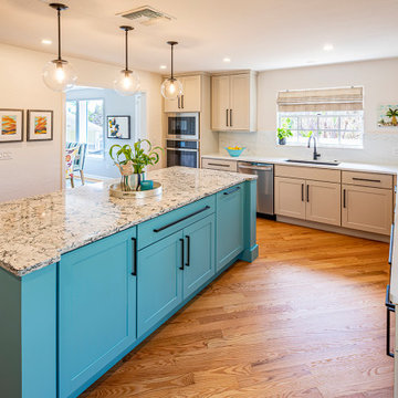 Oconomowoc's Coastal Retreat: A Beach-Inspired Kitchen Oasis