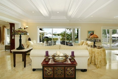 Home design - eclectic home design idea in Miami