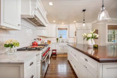 Elegant kitchen photo in Chicago