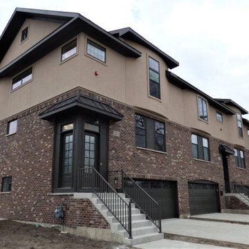 Beautiful Row-homes Ideally located in Downtown Arlington Heights