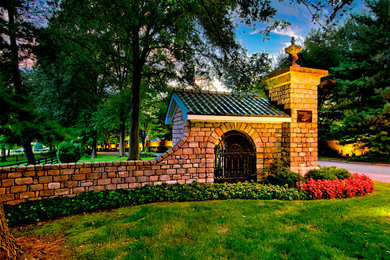 Design ideas for a traditional exterior in Louisville.
