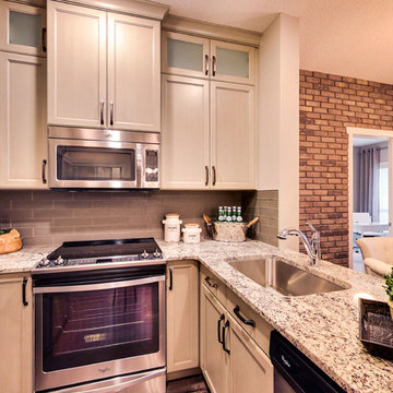 2017 Attached Homes – Mid-to High-rise Condo/Apartment under 1,000 sq. ft. - Str