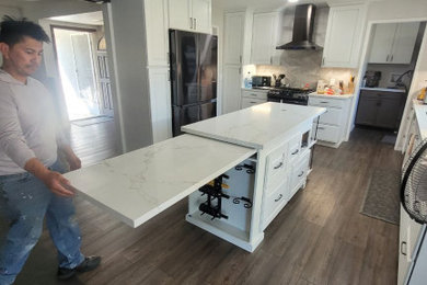 Inspiration for a modern kitchen remodel in Los Angeles