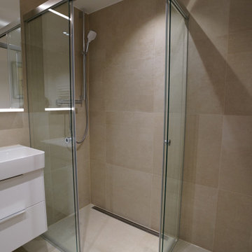 Aus einem Badezimmer wird ein Duschbad in München Bogenhausen