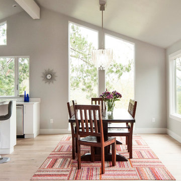 Bright Dining