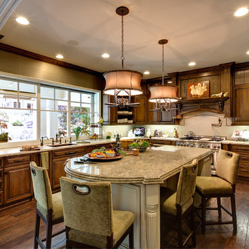 Traditional (with a twist) Kitchen