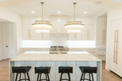Example of a transitional kitchen design in Dallas