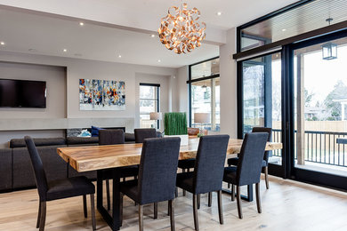 This is an example of a modern dining room in Toronto.