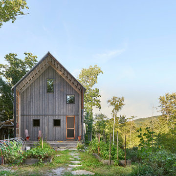 Modern Cabin on the Pond