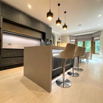 Luxurious Palette Breakfasting Kitchen Media and Dining Table