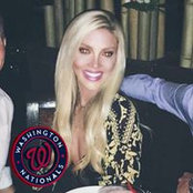 Shannon Elizabeth's photo