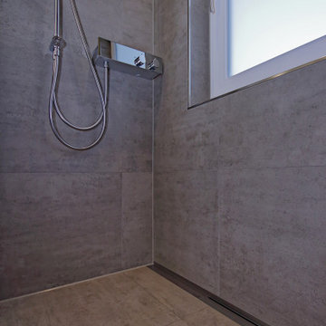 Aus einem Badezimmer wird ein Duschbad im Münchner Osten