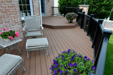 This is an example of a traditional backyard deck in Philadelphia.