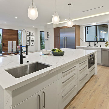 Luxurious Brentwood Home